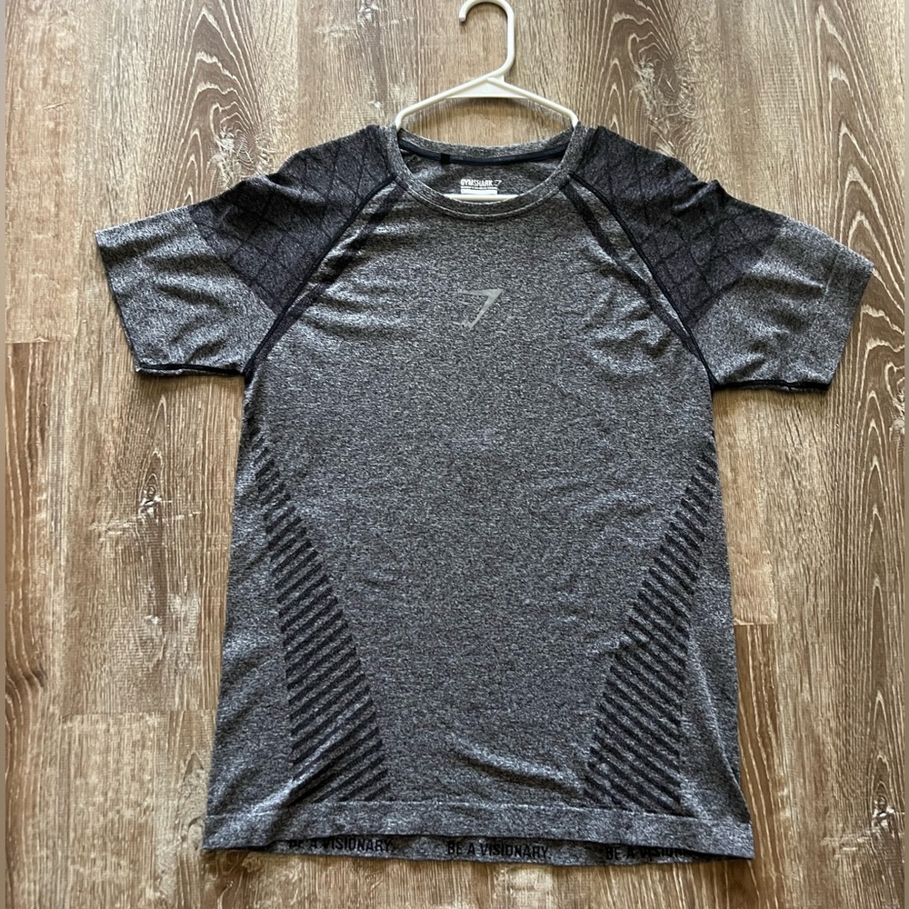 Gymshark Devant grey in large